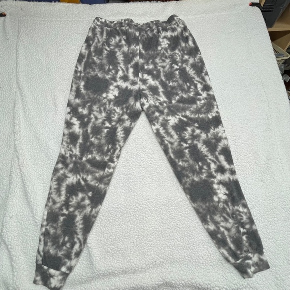 Women’s 1X New Directions, Gray/White Pajama/Sweats - Picture 2 of 11